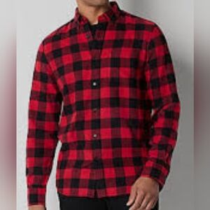 St. John's Bay Men's Classic Fit Buffalo Plaid Long Sleeve Flannel